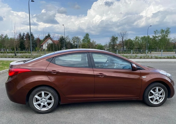 Hyundai Elantra cena 27000 przebieg: 213800, rok produkcji 2012 z Warszawa małe 46